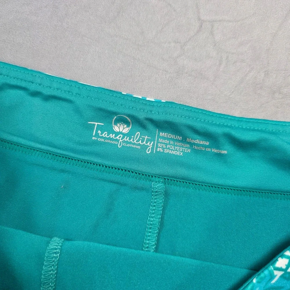 Tranquility by Colorado Clothing Teal Geometric Kaleidoscope Active Skort Medium